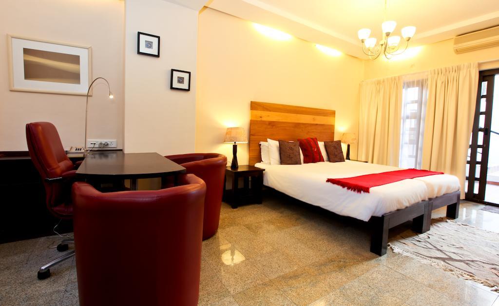 Roof Of Africa Hotel Windhoek Bagian luar foto
