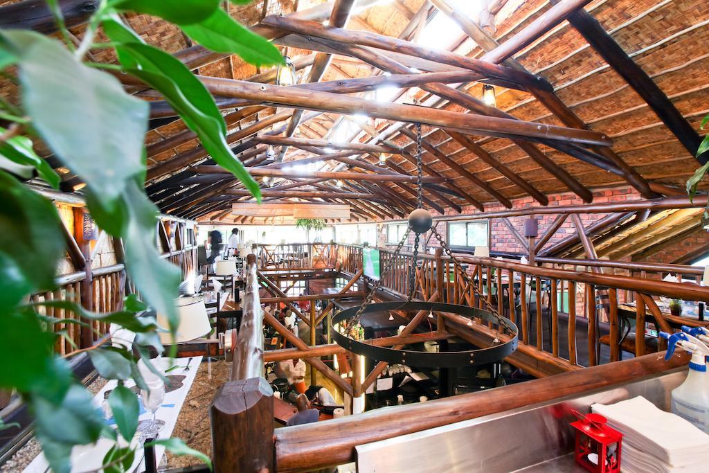 Roof Of Africa Hotel Windhoek Bagian luar foto