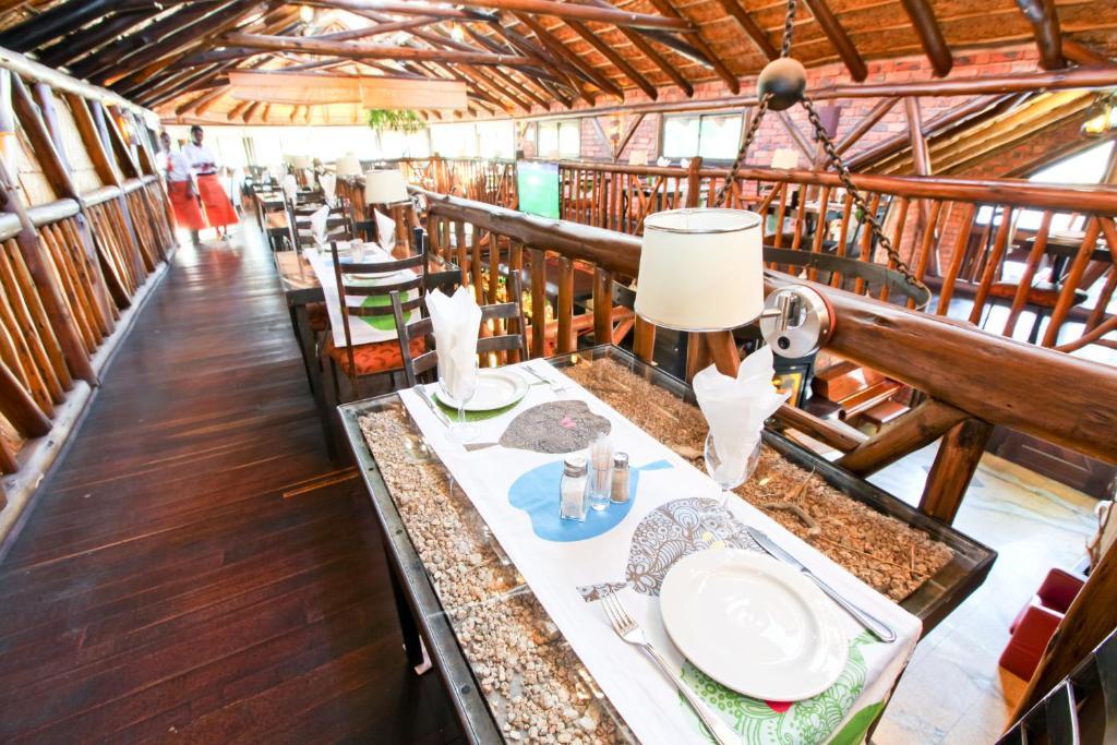 Roof Of Africa Hotel Windhoek Bagian luar foto