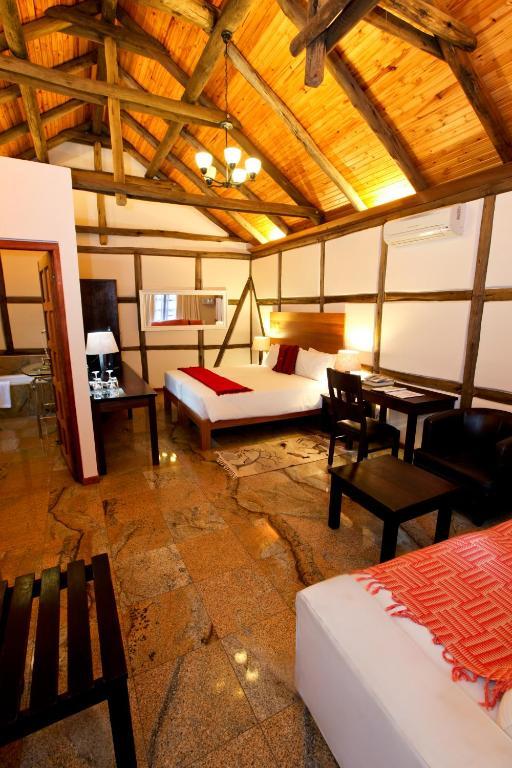 Roof Of Africa Hotel Windhoek Ruang foto